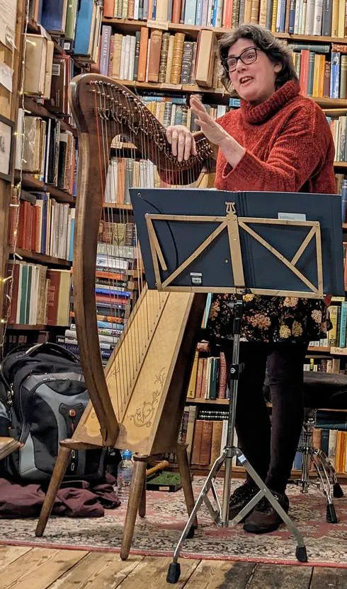 Theresa Ellis (Harp)